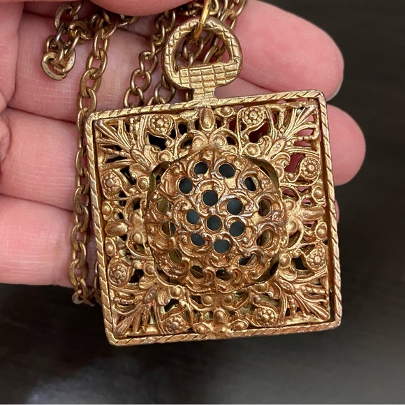 Vintage Unsigned Victorian Lady Cameo Pendant Necklace - Picture 11 of 15